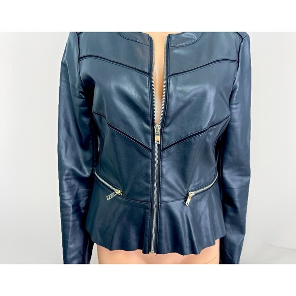 G by GUESS Moto Jacket M Black Faux Leather Zip Front Fitted Waist Trendy Chic - Picture 3 of 15